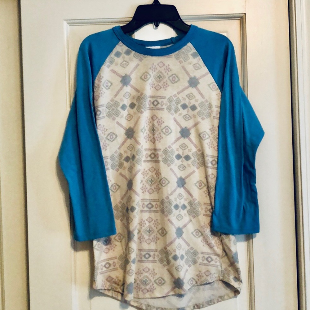 LuLa Roe Randy style baseball tee size S